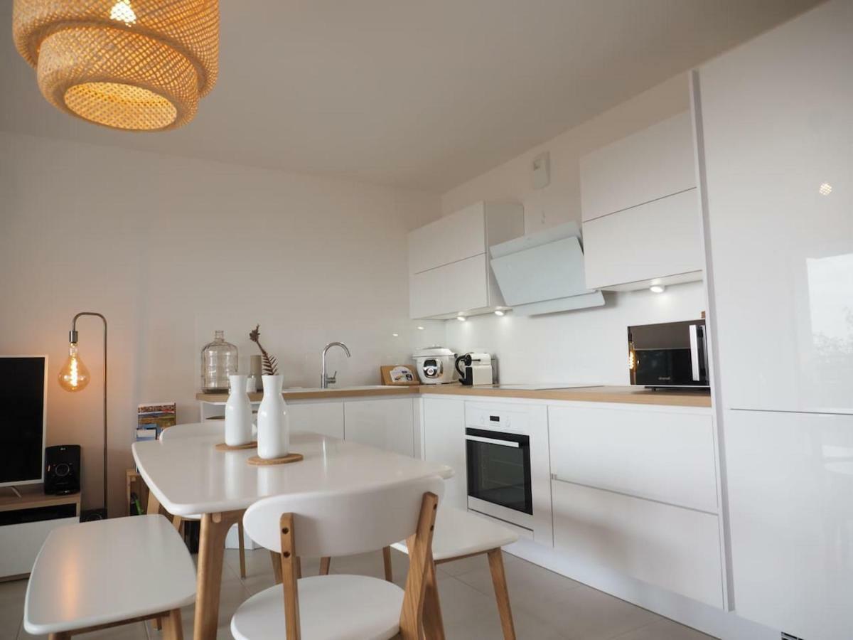 La Londe La Mer : Appartement Proche Plages & Vue Superbe Sur Les Iles D'Or La Londe-les-Maures Exterior foto
