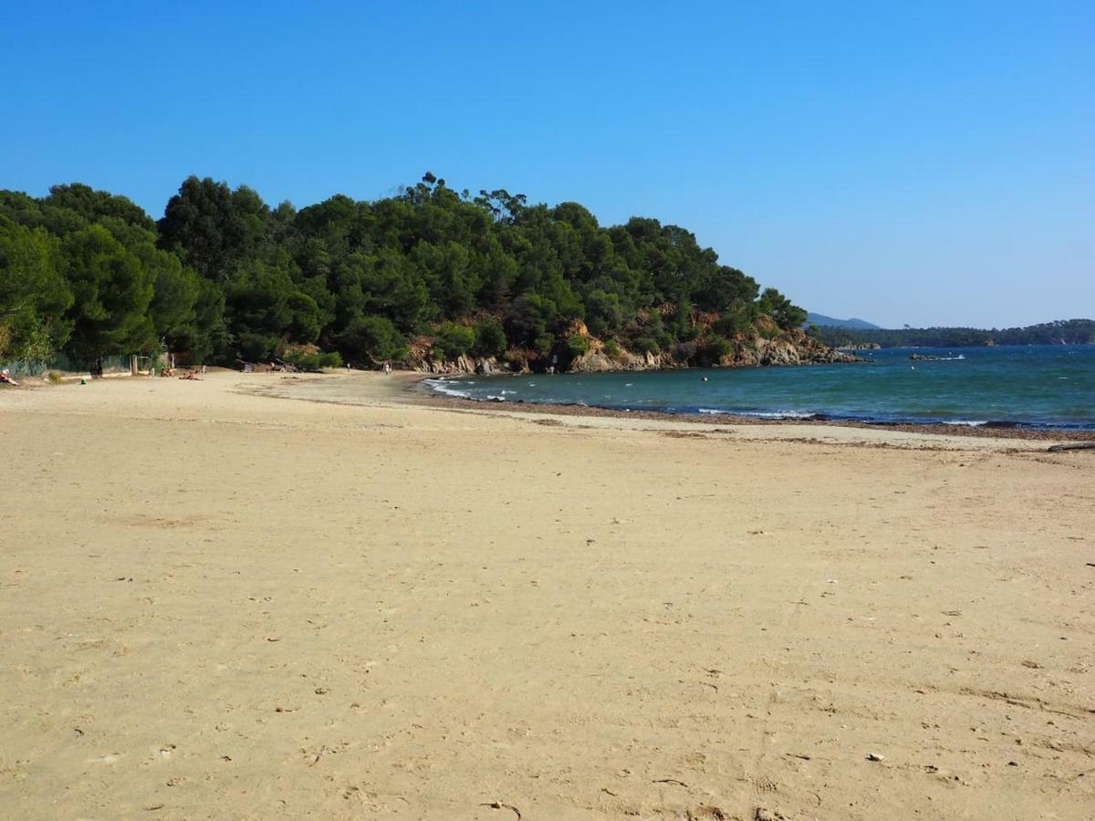 La Londe La Mer : Appartement Proche Plages & Vue Superbe Sur Les Iles D'Or La Londe-les-Maures Exterior foto